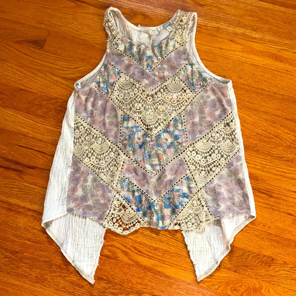 Gimmicks by BKE Open Back Floral Top
